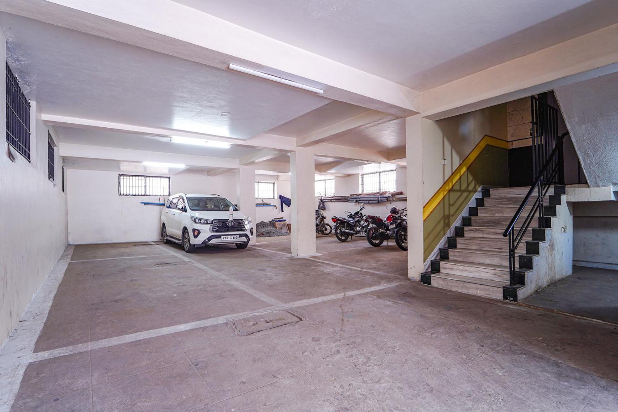 Fabhotel Ess Paradise - Nr Bus Stand كويمباتور المظهر الخارجي الصورة
